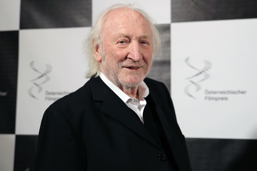 Edmund Sackbauer (Karl Merkatz)
